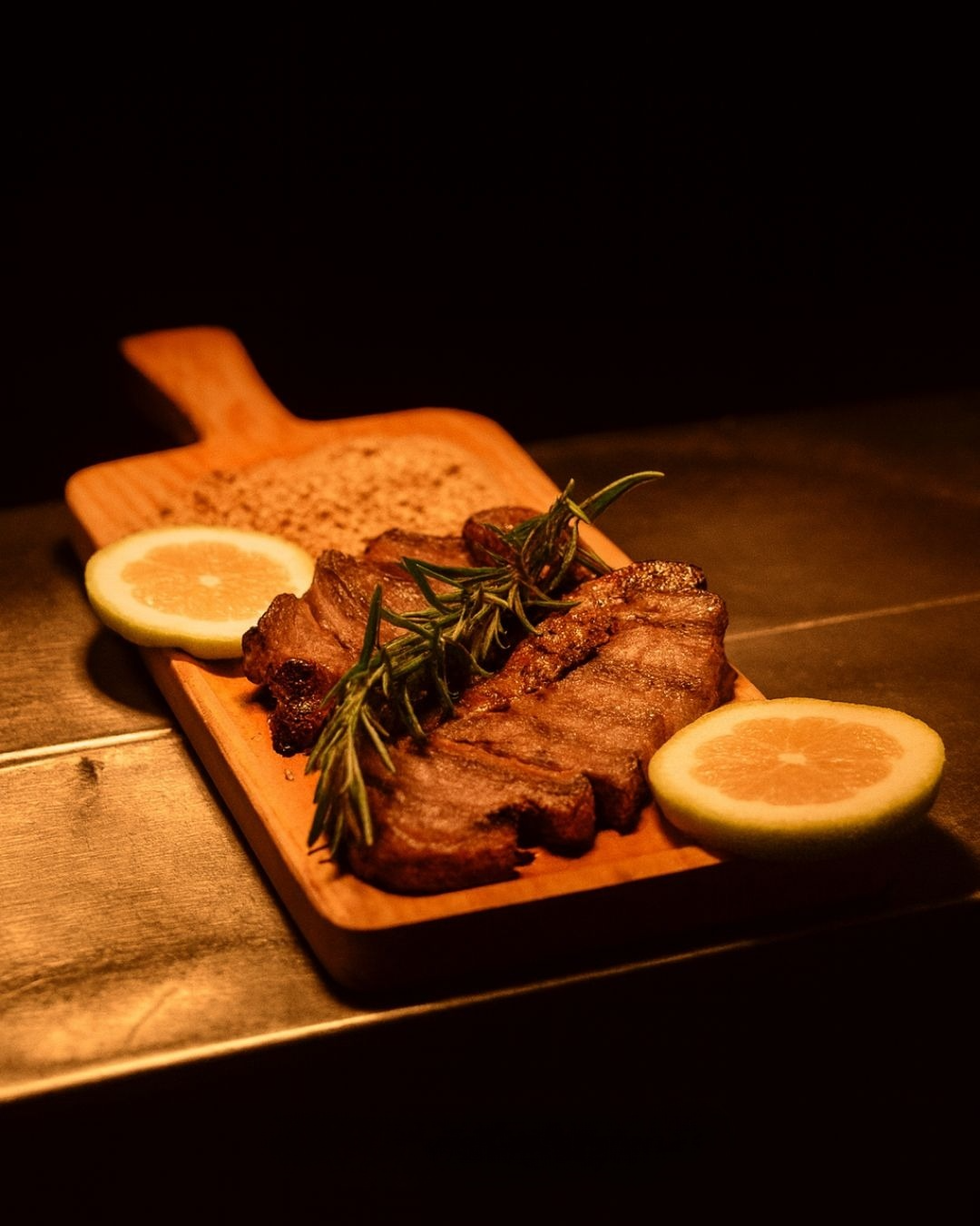 Tábua de carnes grelhadas